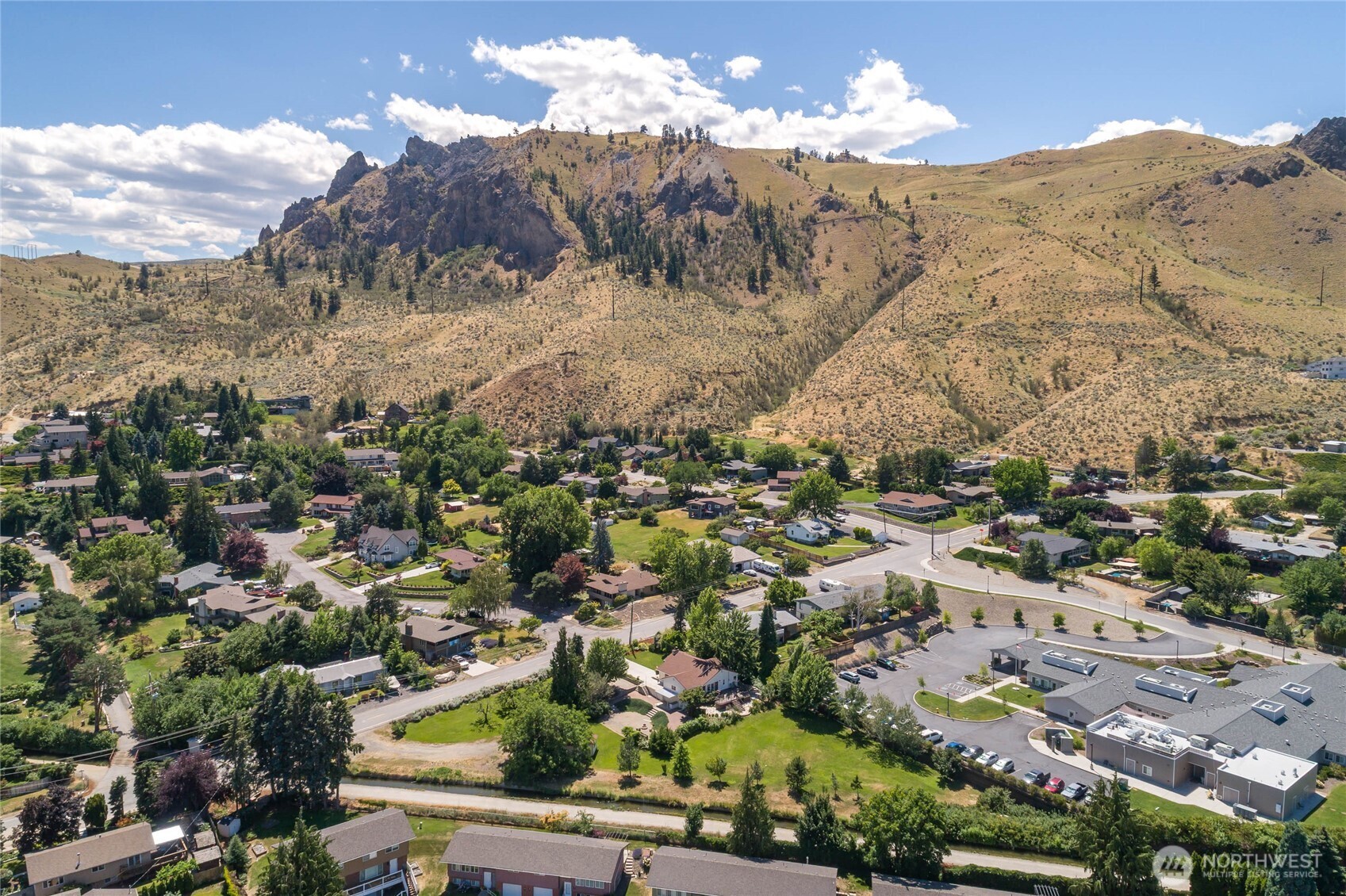 1310 Red Apple Road Wenatchee, WA 98801 - Photo 4 of 39