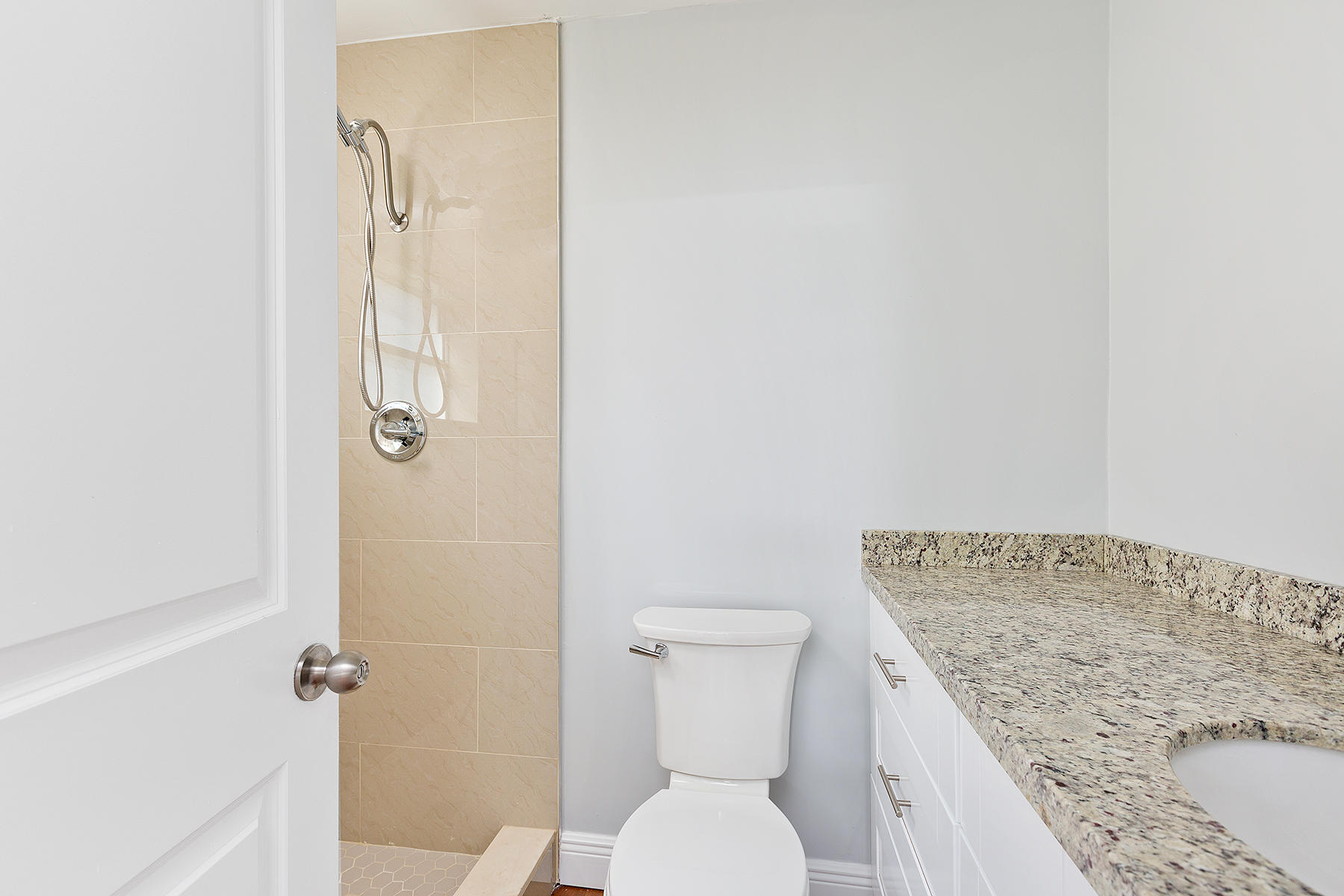 9333 Southwest 3rd Street Boca Raton, FL 33428 - Photo 20 of 24 20_Mathroom1