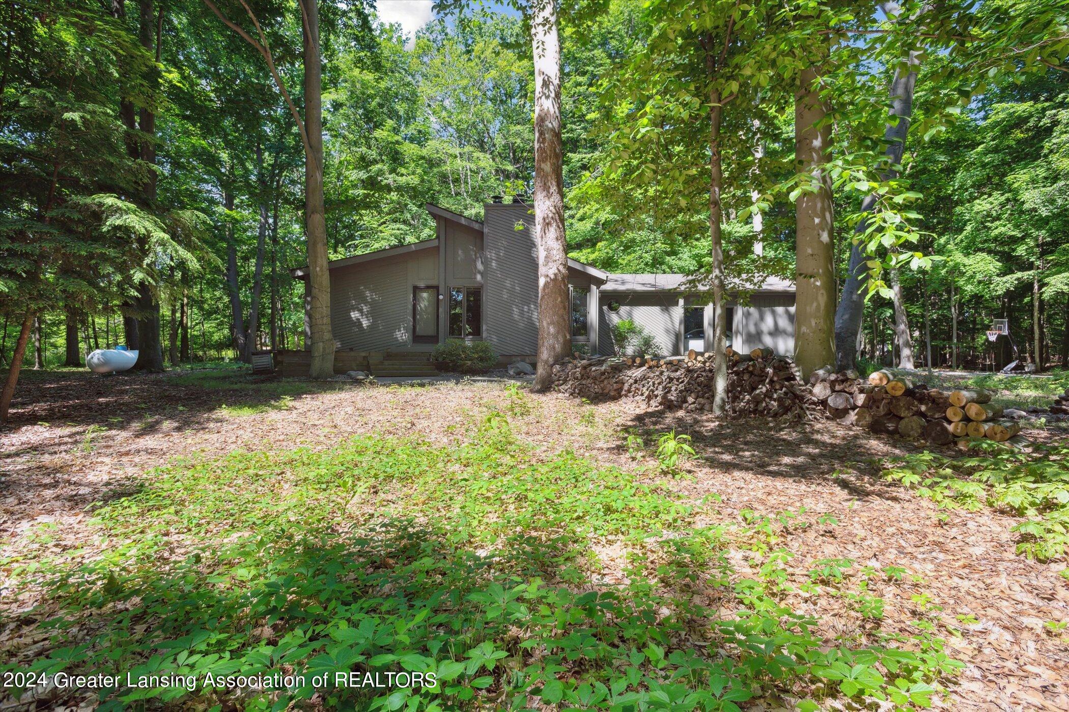 1037 North Eifert Road Holt, MI 48842 - Photo 9 of 63 05-1037-Eifert-Rd-Holt-MI-48842-WindowSt