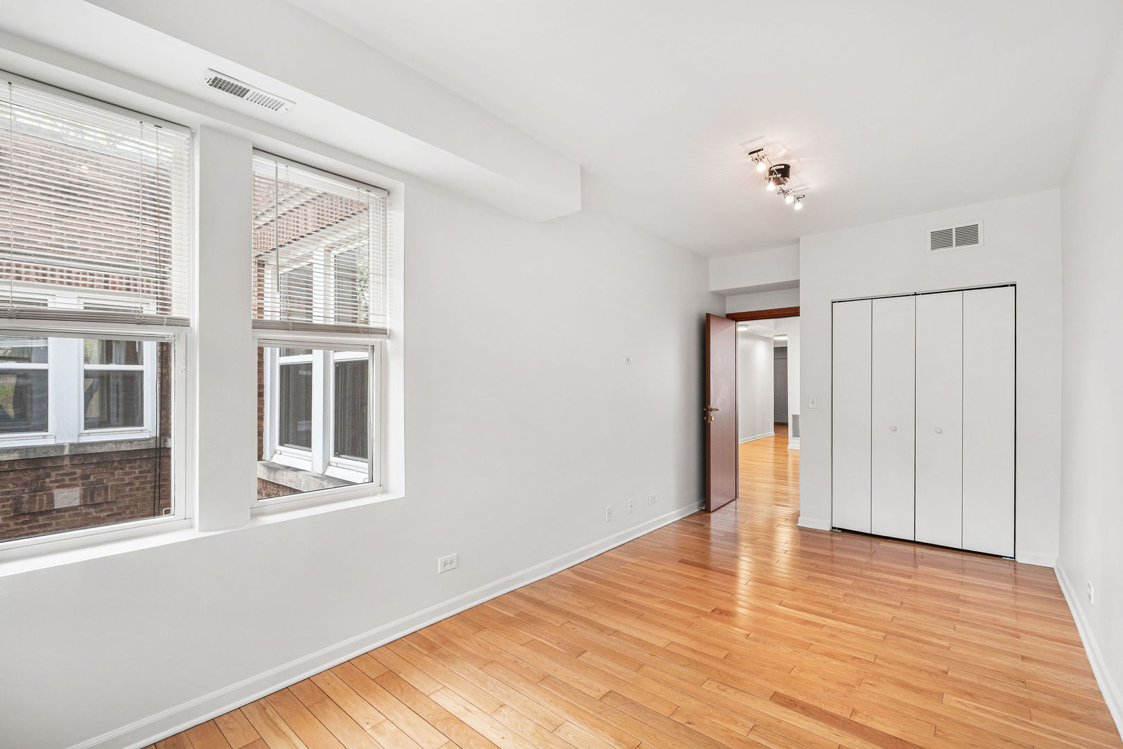 4902 North Springfield Avenue, Unit 3 Chicago, IL 60625 - Photo 8 of 14