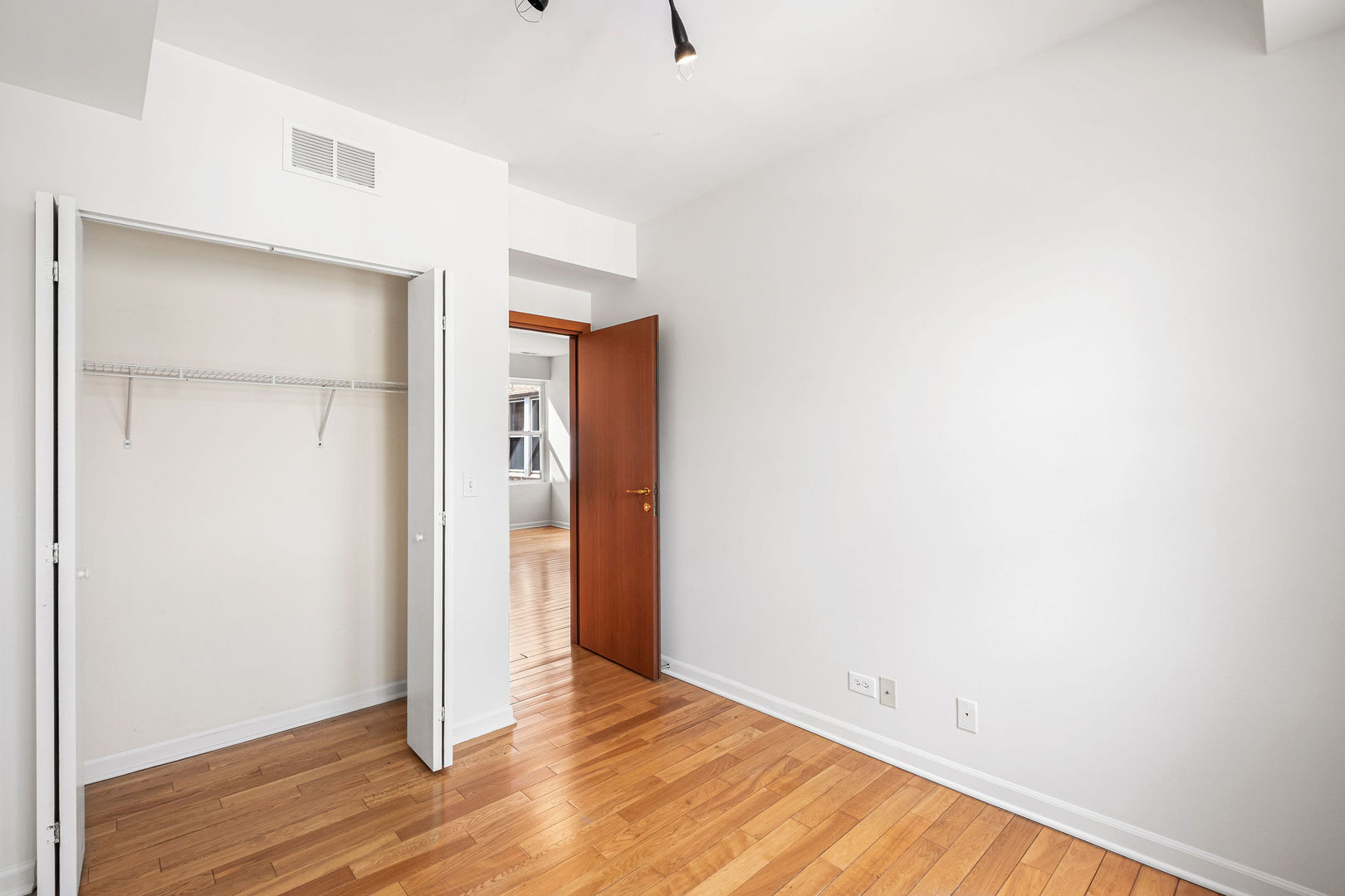 4902 North Springfield Avenue, Unit 3 Chicago, IL 60625 - Photo 10 of 14