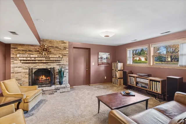 $535,000 | 15342 West Clover Lane, Libertyville, IL 60048