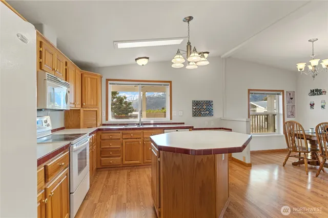 $449,900 | 935 Sunrise Drive, Manson, WA 98831