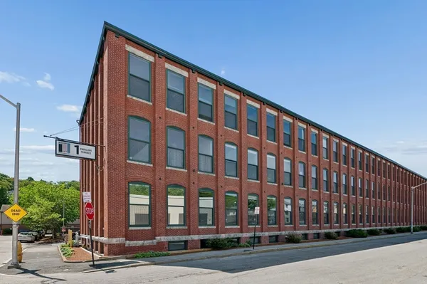 $2,000 | 1 Envelope Terrace, Unit 202, Worcester, MA 01604