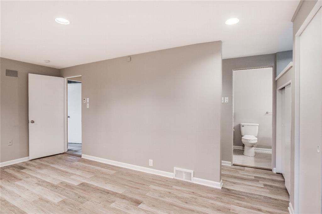 2413 Marbury Road Pittsburgh, PA 15221 - Photo 14 of 22 Gallery Image 14