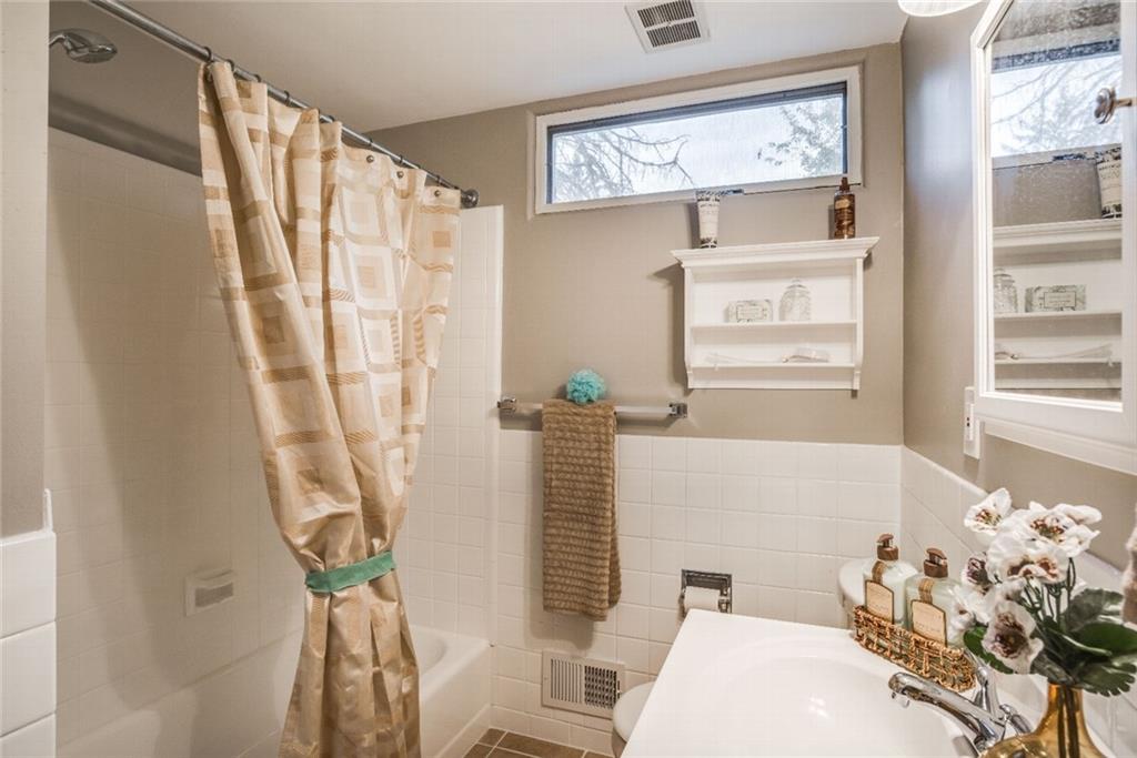2413 Marbury Road Pittsburgh, PA 15221 - Photo 17 of 22 Gallery Image 17