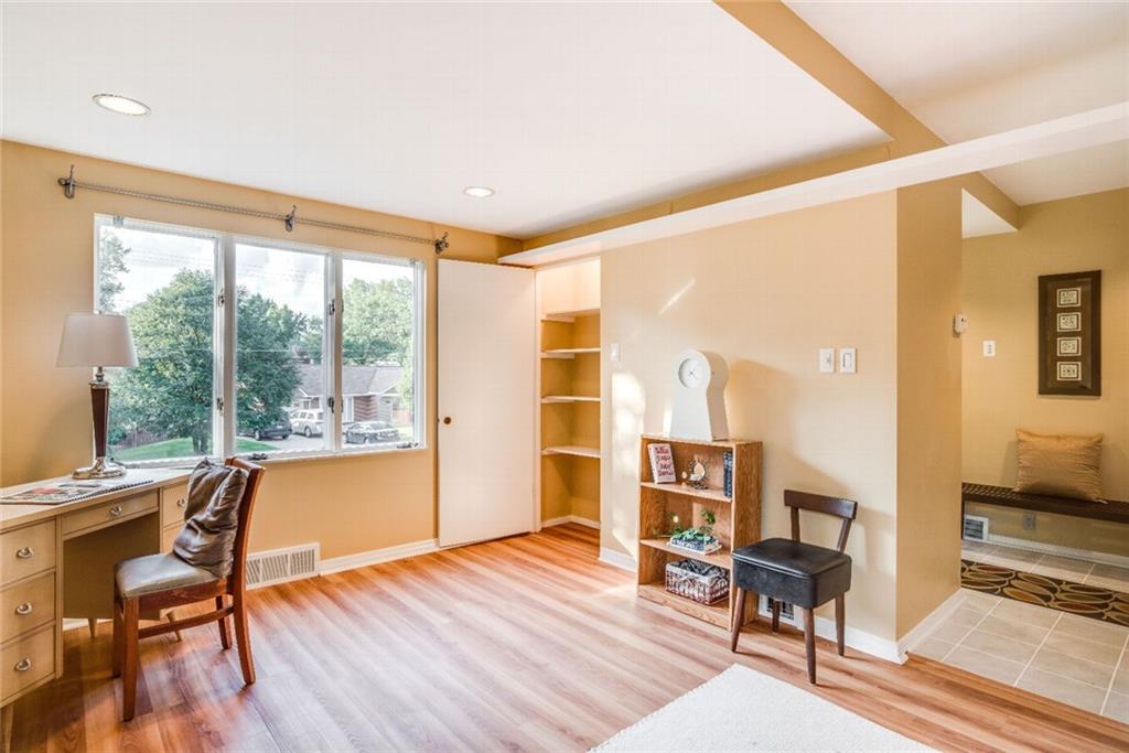 2413 Marbury Road Pittsburgh, PA 15221 - Photo 5 of 22 Gallery Image 5