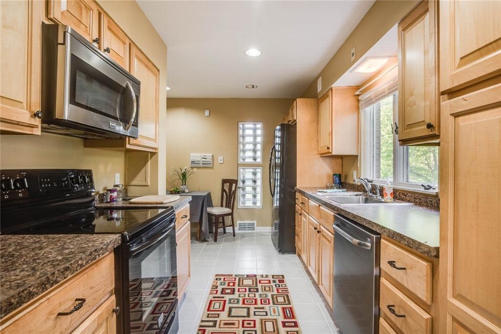 2413 Marbury Road Pittsburgh, PA 15221 - Photo 10 of 22 Gallery Image 10