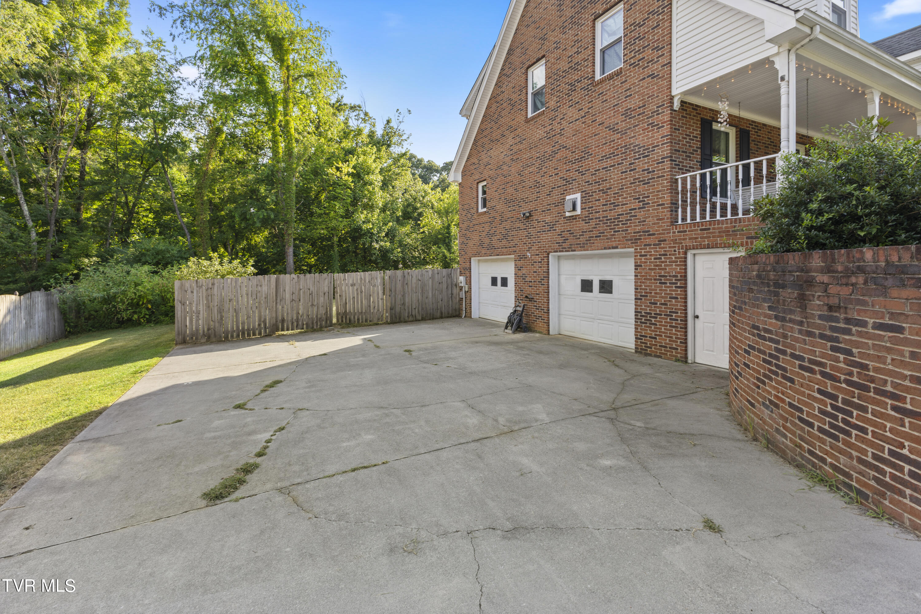 3329 Redstone Road Johnson City, TN 37604 - Photo 9 of 72 128A9285