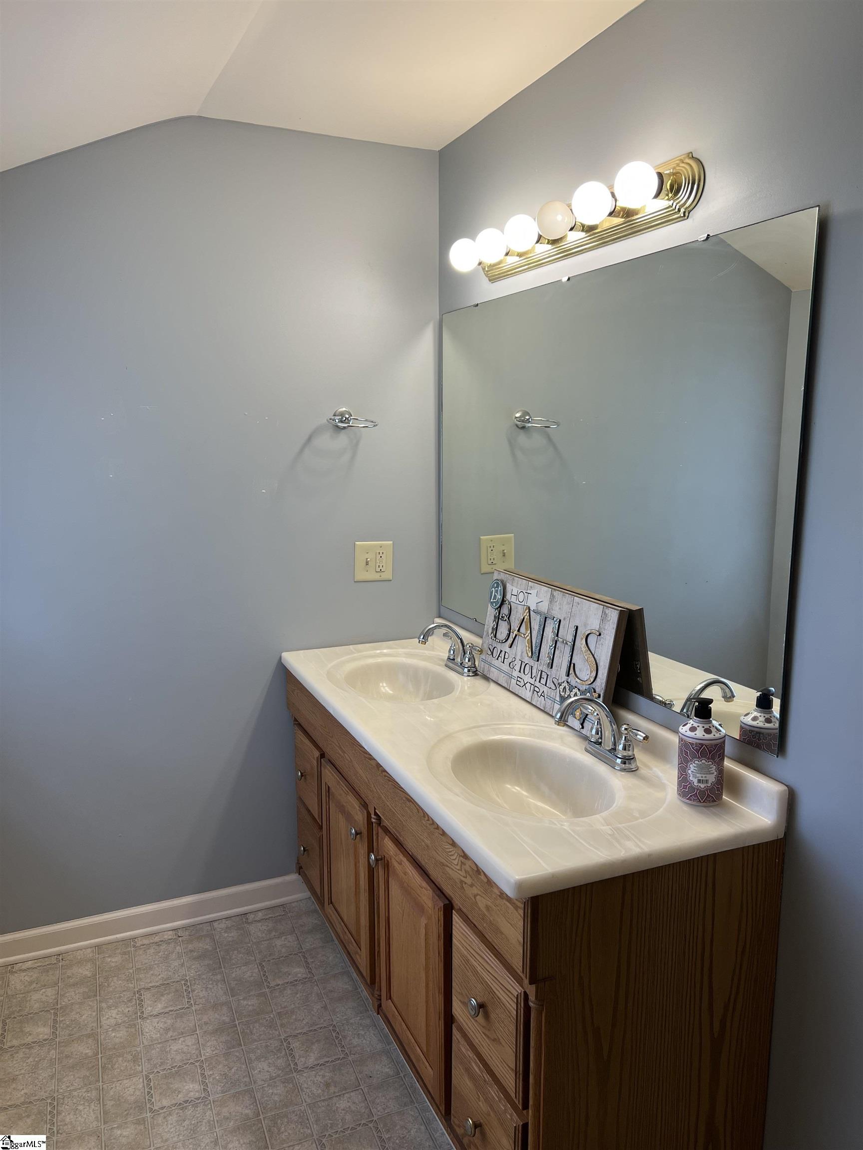 112 Garrison Street Easley, SC 29640 - Photo 11 of 26