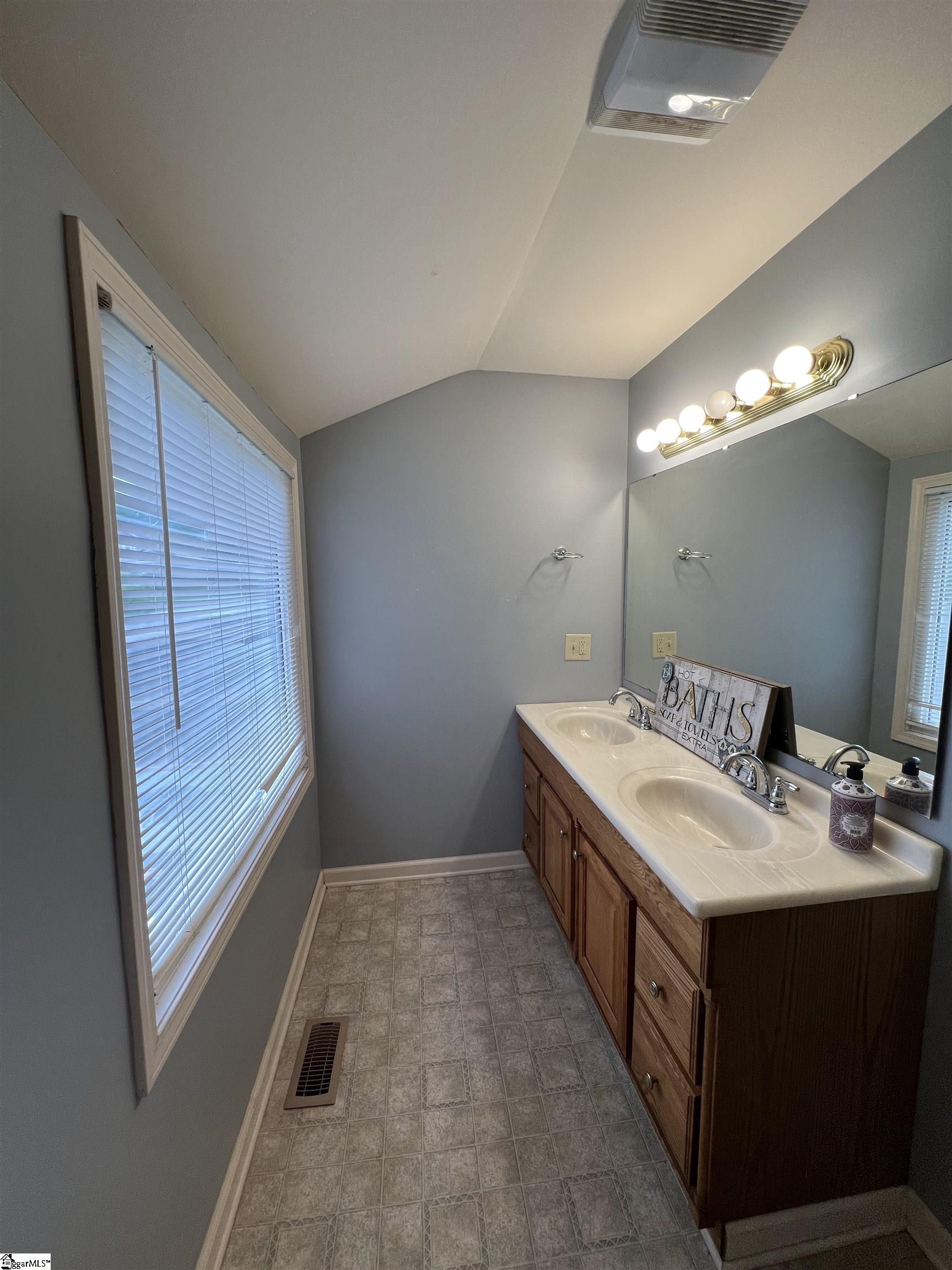 112 Garrison Street Easley, SC 29640 - Photo 12 of 26