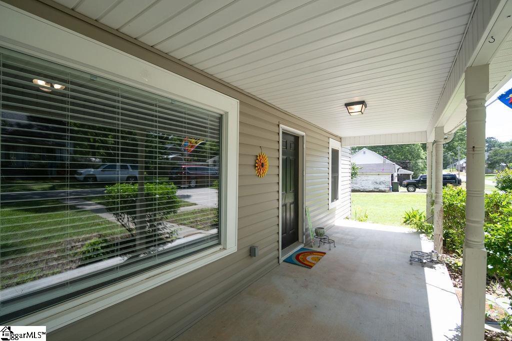 112 Garrison Street Easley, SC 29640 - Photo 3 of 26