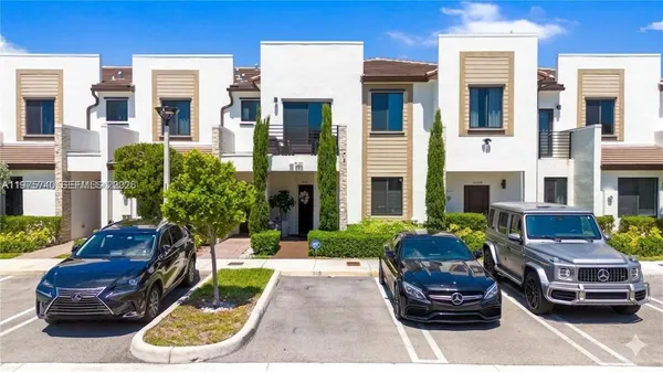 $485,000 | 21018 Northeast 8th Avenue, Unit 21018, Miami, FL 33162