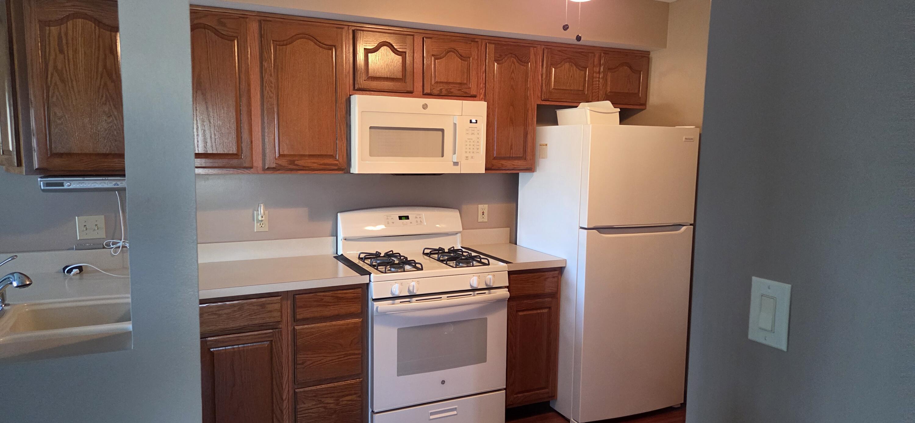 705 Elm Court Southwest De Motte, IN 46310 - Photo 6 of 16 3000x1386