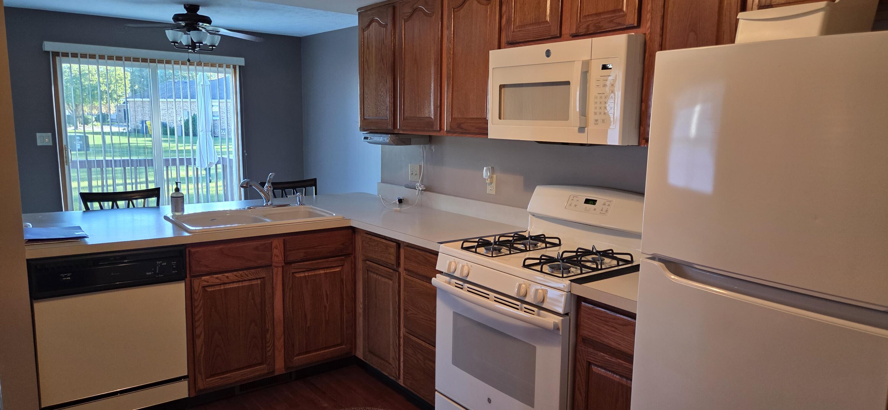 705 Elm Court Southwest De Motte, IN 46310 - Photo 7 of 16 3000x1386