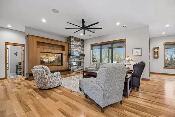 $1,090,000 | 918 Hidden Meadow Lane, Lake City, MN 55041