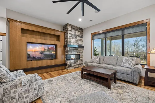 $1,090,000 | 918 Hidden Meadow Lane, Lake City, MN 55041