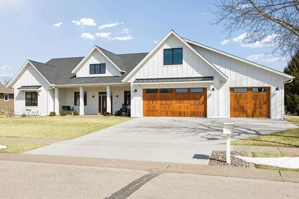 $1,090,000 | 918 Hidden Meadow Lane, Lake City, MN 55041