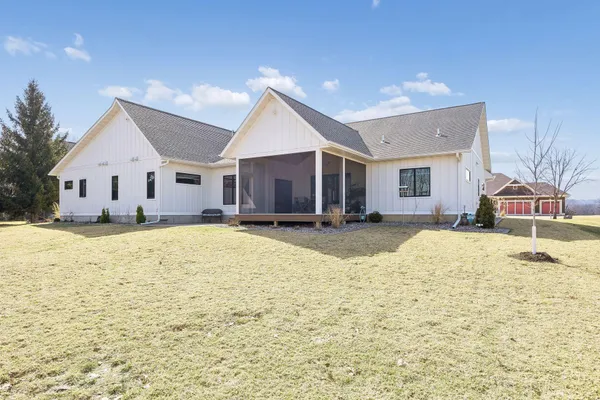 $1,090,000 | 918 Hidden Meadow Lane, Lake City, MN 55041