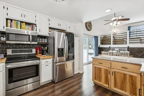 $389,900 | 11795 100th Place North, Maple Grove, MN 55369