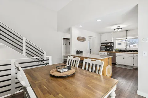 $389,900 | 11795 100th Place North, Maple Grove, MN 55369