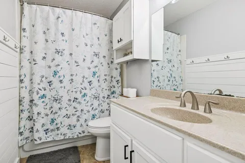 $389,900 | 11795 100th Place North, Maple Grove, MN 55369