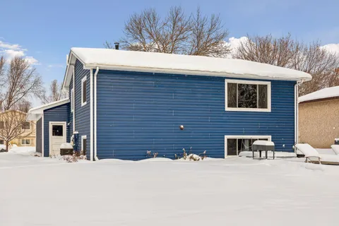 $389,900 | 11795 100th Place North, Maple Grove, MN 55369