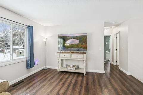 $389,900 | 11795 100th Place North, Maple Grove, MN 55369