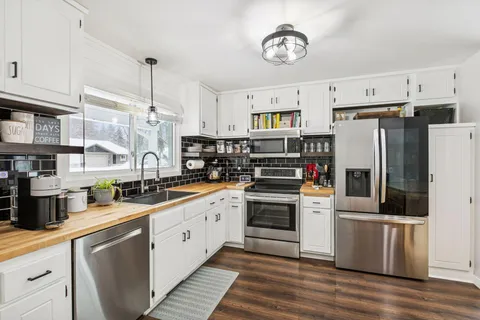 $389,900 | 11795 100th Place North, Maple Grove, MN 55369