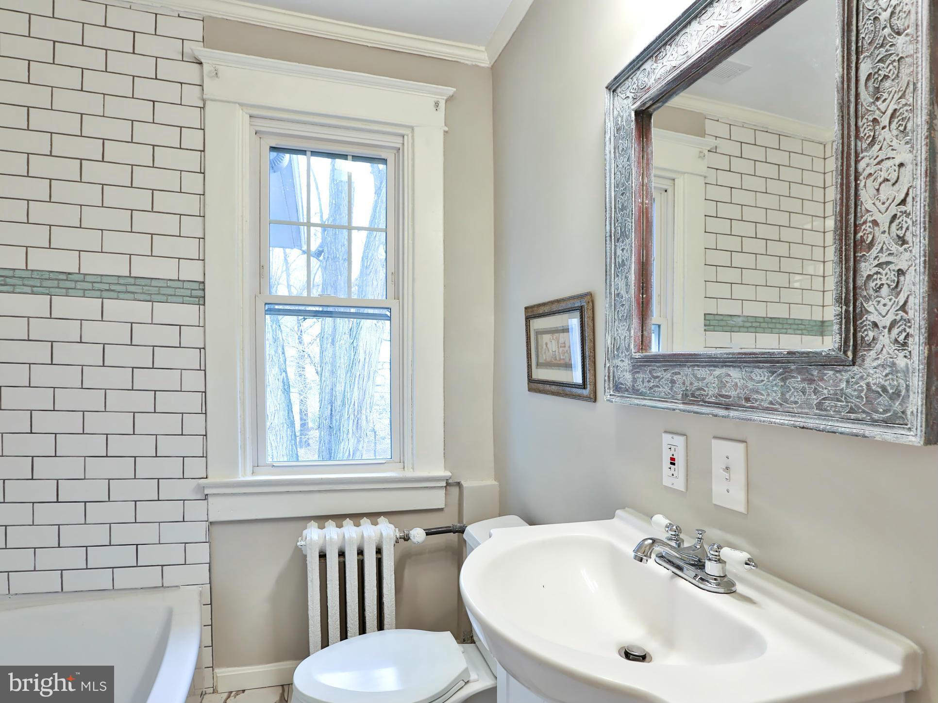 515 Old Orchard Road Baltimore, MD 21229 - Photo 22 of 30 Upper Level Full Bath for Guests and Family