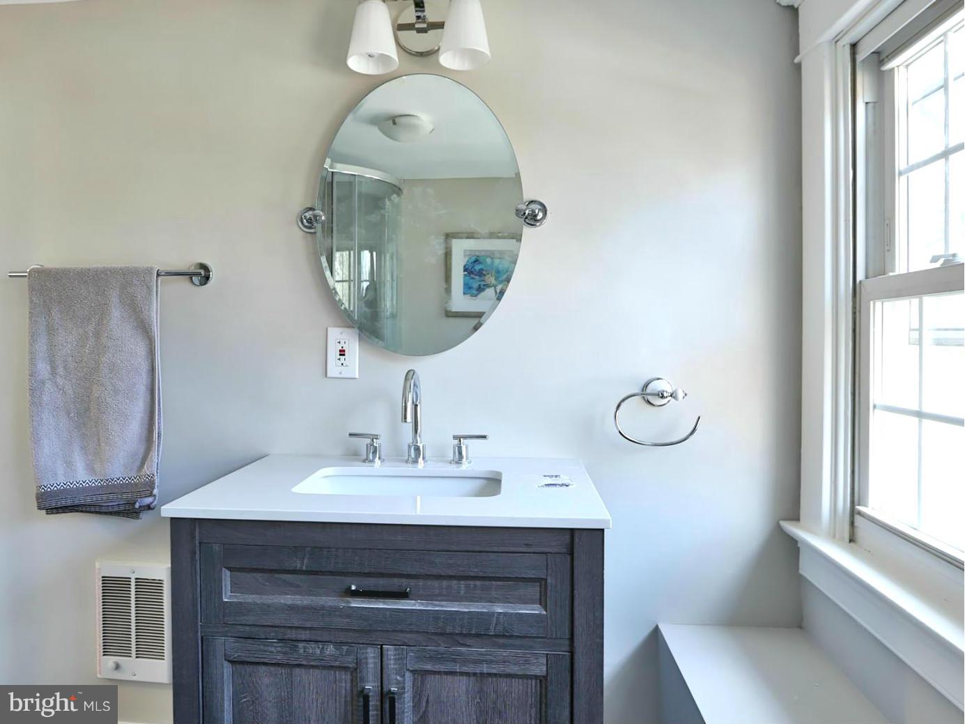 515 Old Orchard Road Baltimore, MD 21229 - Photo 26 of 30 Vintage Touches and Built-In Bench