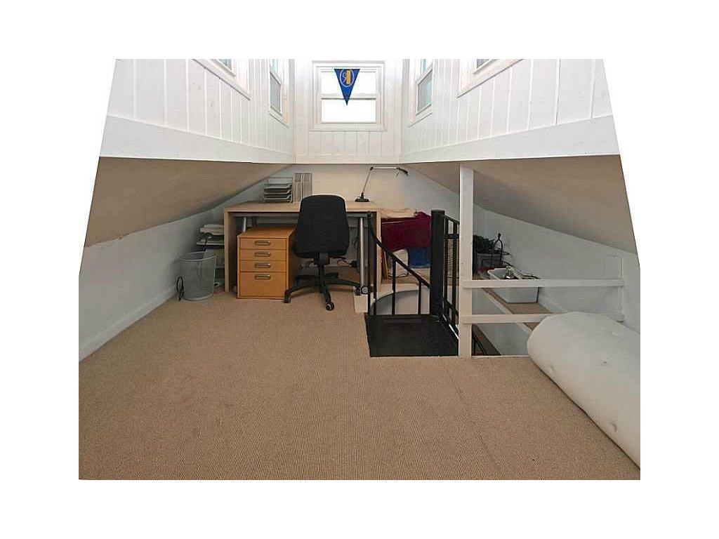 51 Annandale Road, Unit 3 Newport, RI 02840 - Photo 16 of 19