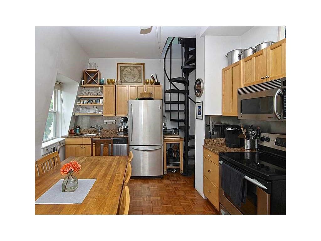 51 Annandale Road, Unit 3 Newport, RI 02840 - Photo 2 of 19