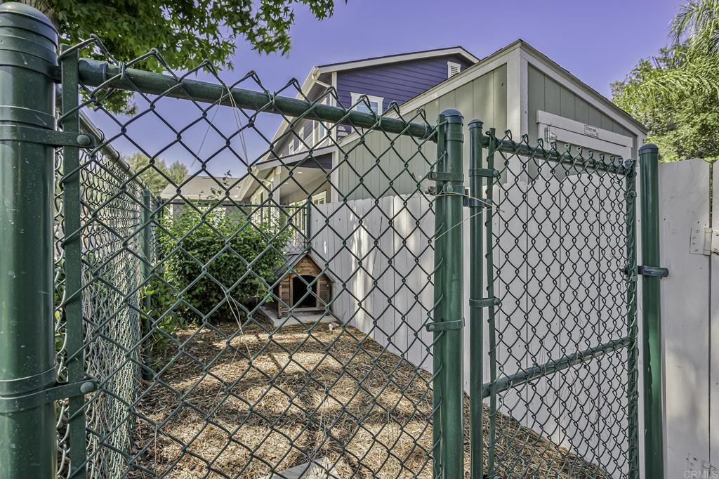 14403 Gaslight Court Poway, CA 92064 - Photo 41 of 58 Dog kennel