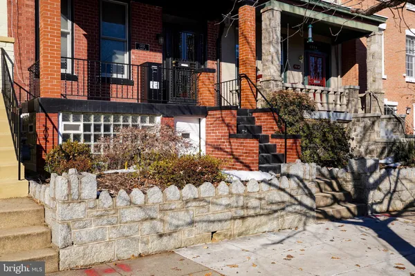 $2,100 | 1352 G Street Southeast, Washington, DC 20003