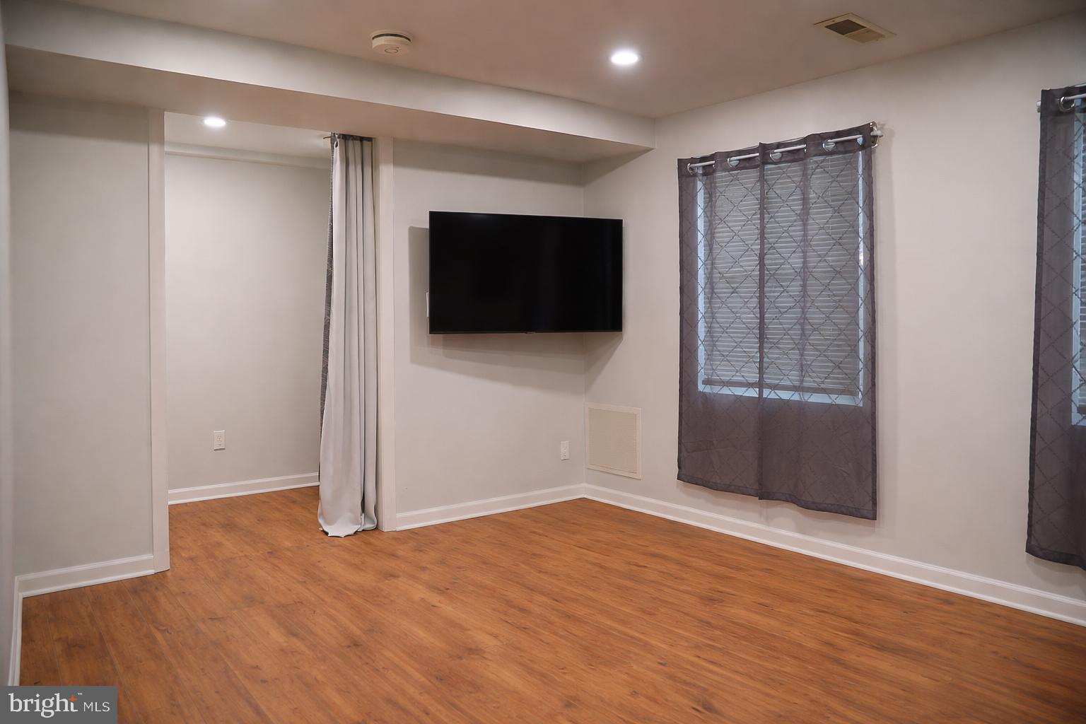 1352 G Street Southeast Washington, DC 20003 - Photo 2 of 10