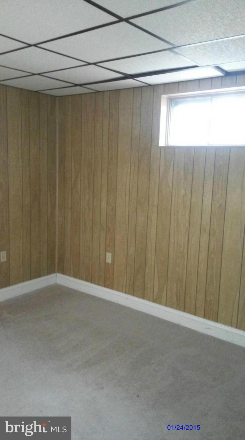 10213 Rodgers Road Fairfax, VA 22030 - Photo 20 of 26 a view of a room with a window