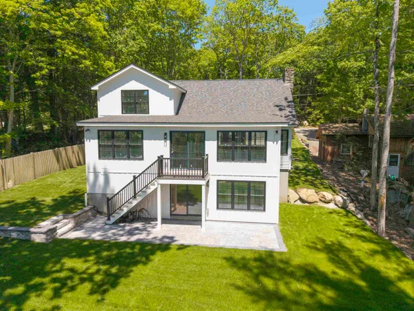 $1,530,000 | 39 Lakeview Drive, Nottingham, NH 03290