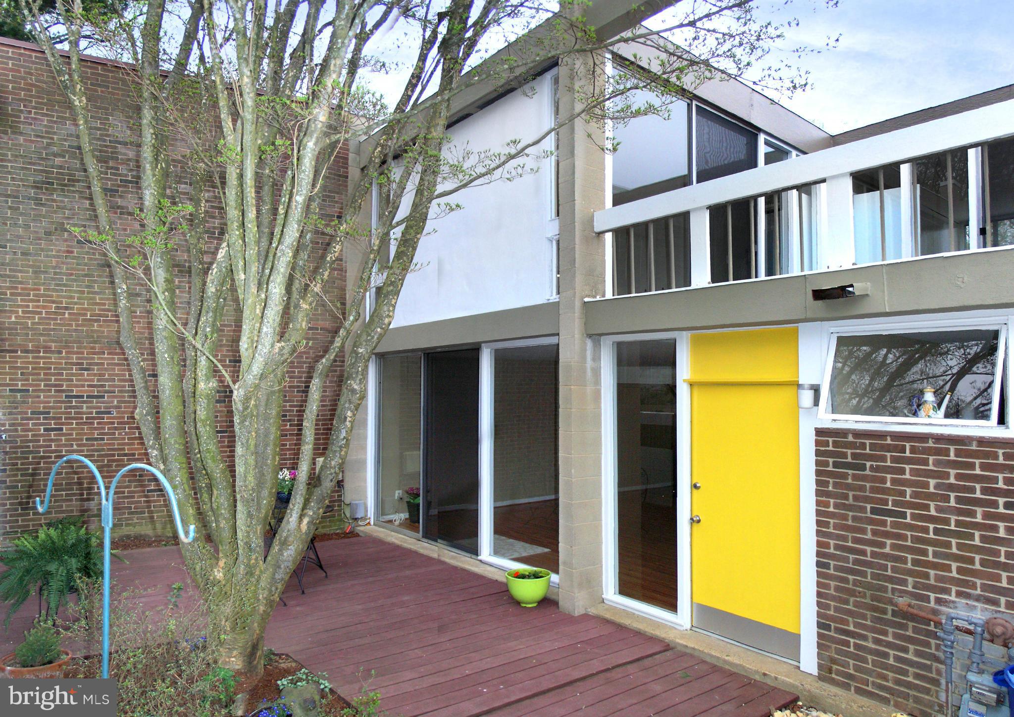 11525 Hickory Cluster Reston, VA 20190 - Photo 12 of 25 Exterior (Rear)