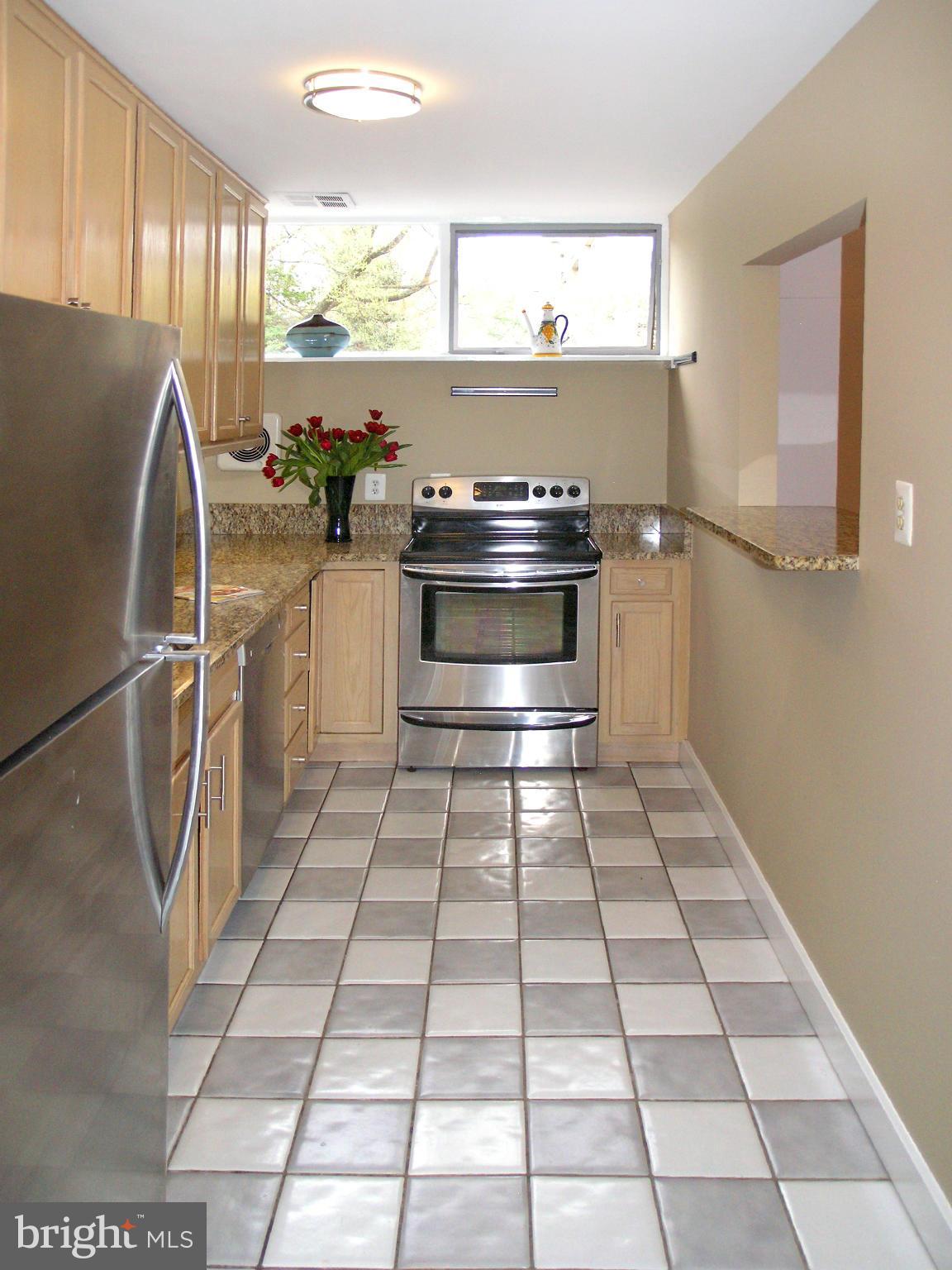 11525 Hickory Cluster Reston, VA 20190 - Photo 5 of 25 Kitchen