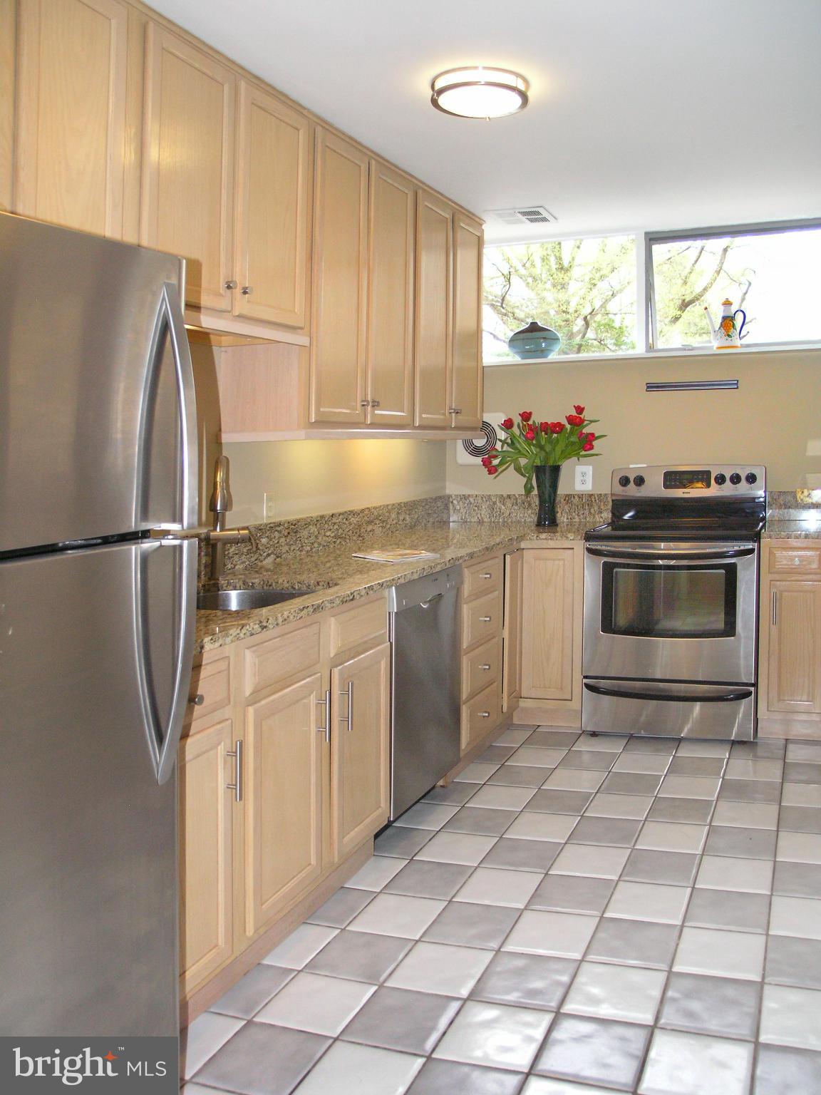 11525 Hickory Cluster Reston, VA 20190 - Photo 7 of 25 Kitchen