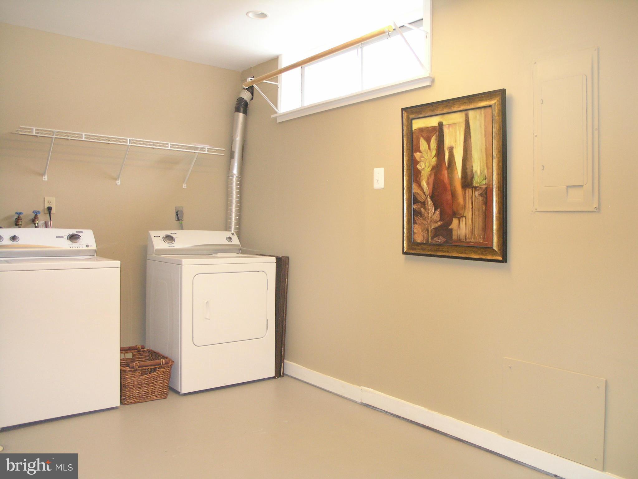 11525 Hickory Cluster Reston, VA 20190 - Photo 8 of 25 Interior (General)
