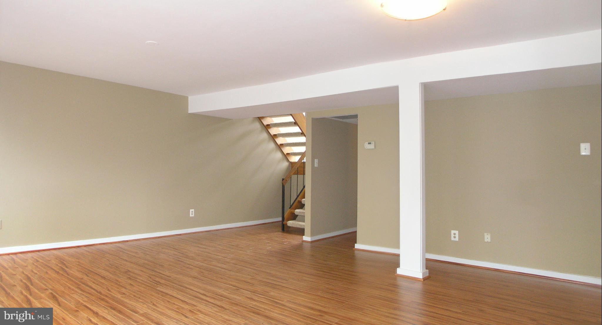 11525 Hickory Cluster Reston, VA 20190 - Photo 9 of 25 Living Room