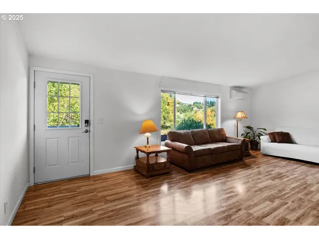 $596,000 | 23998 Highway 20, Philomath, OR 97370