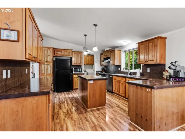 $596,000 | 23998 Highway 20, Philomath, OR 97370