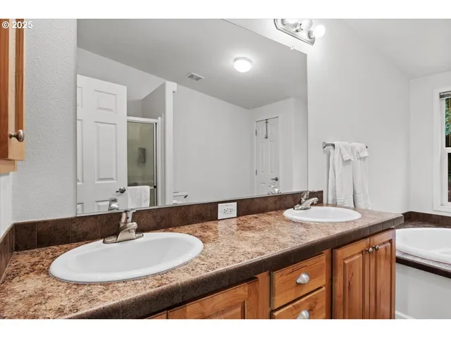 $596,000 | 23998 Highway 20, Philomath, OR 97370