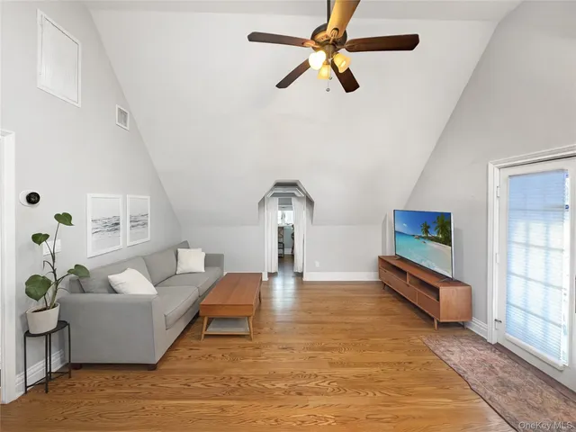 $2,800 | 104 Woolsey Avenue, Unit 2, Glen Cove, NY 11542