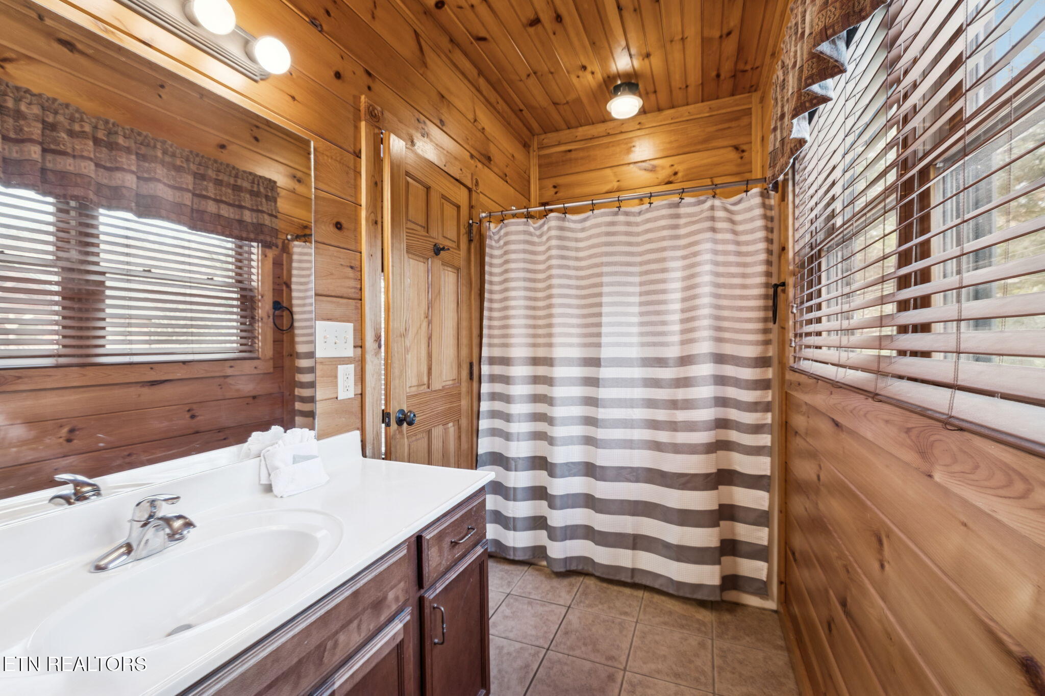 320 Poplar Point Way Gatlinburg, TN 37738 - Photo 37 of 60 37