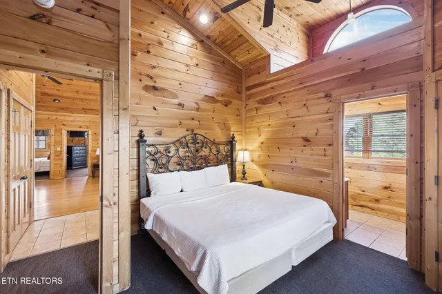 $1,650,000 | 320 Poplar Point Way, Gatlinburg, TN 37738