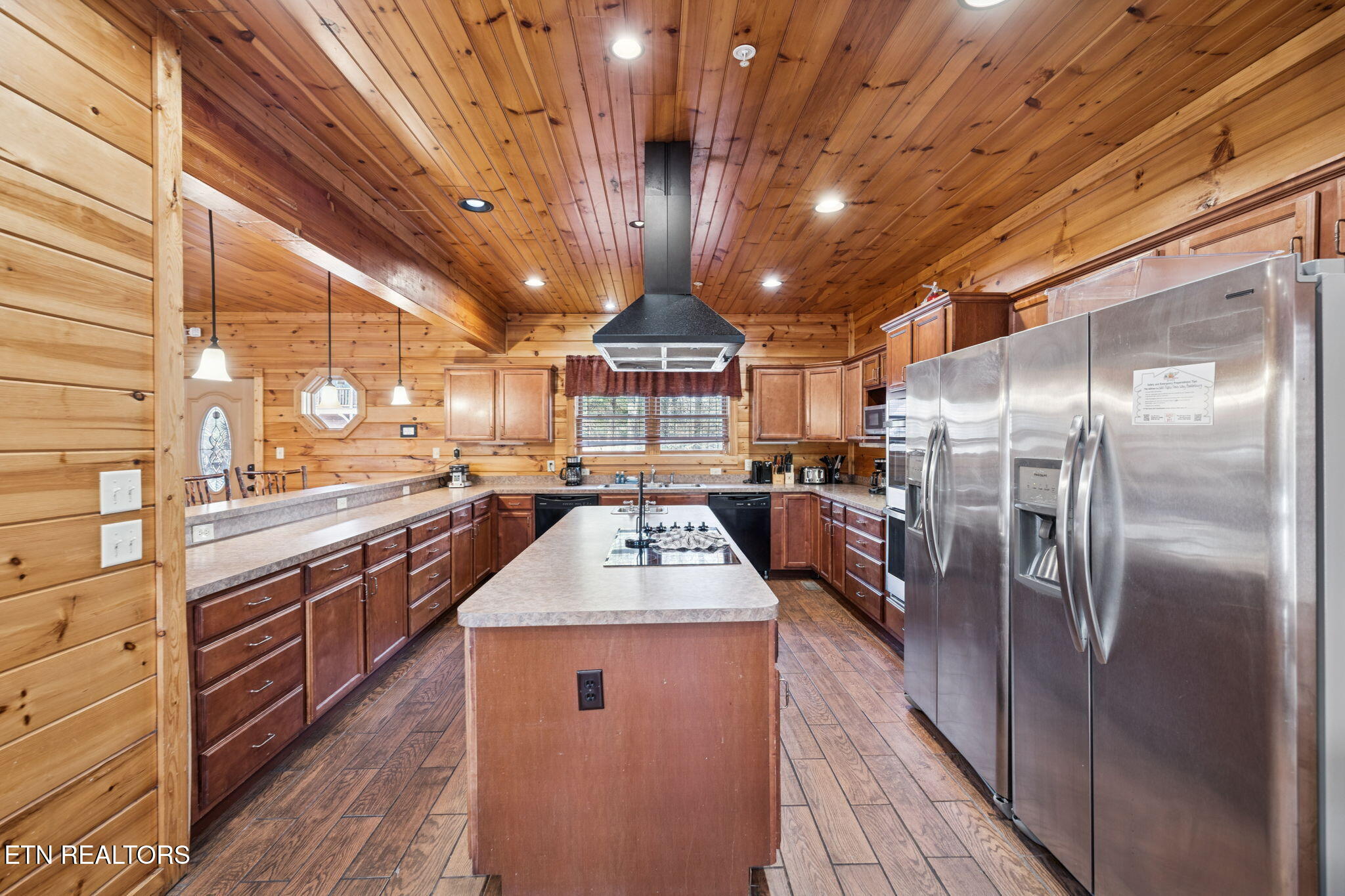 320 Poplar Point Way Gatlinburg, TN 37738 - Photo 6 of 60 6